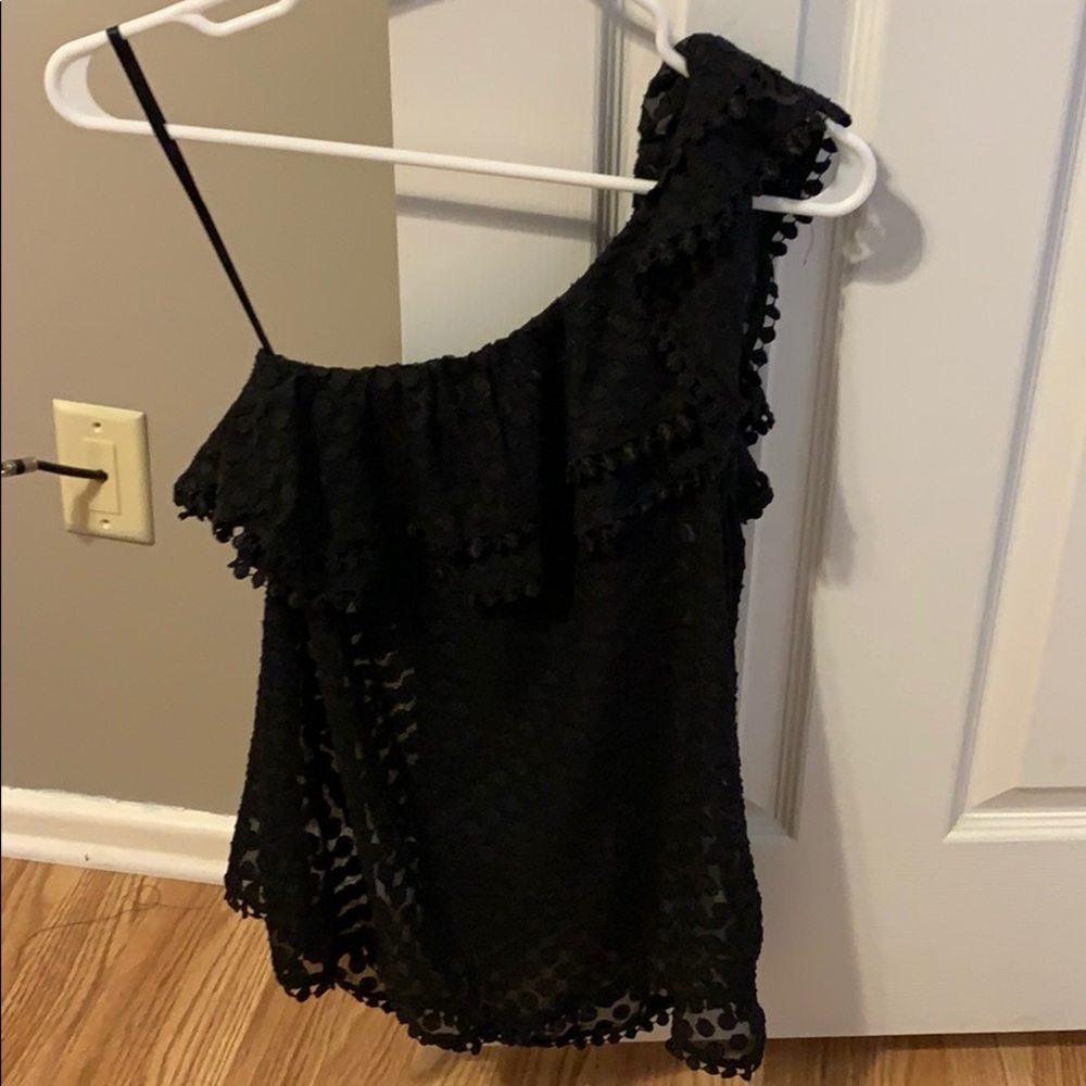 One shoulder top